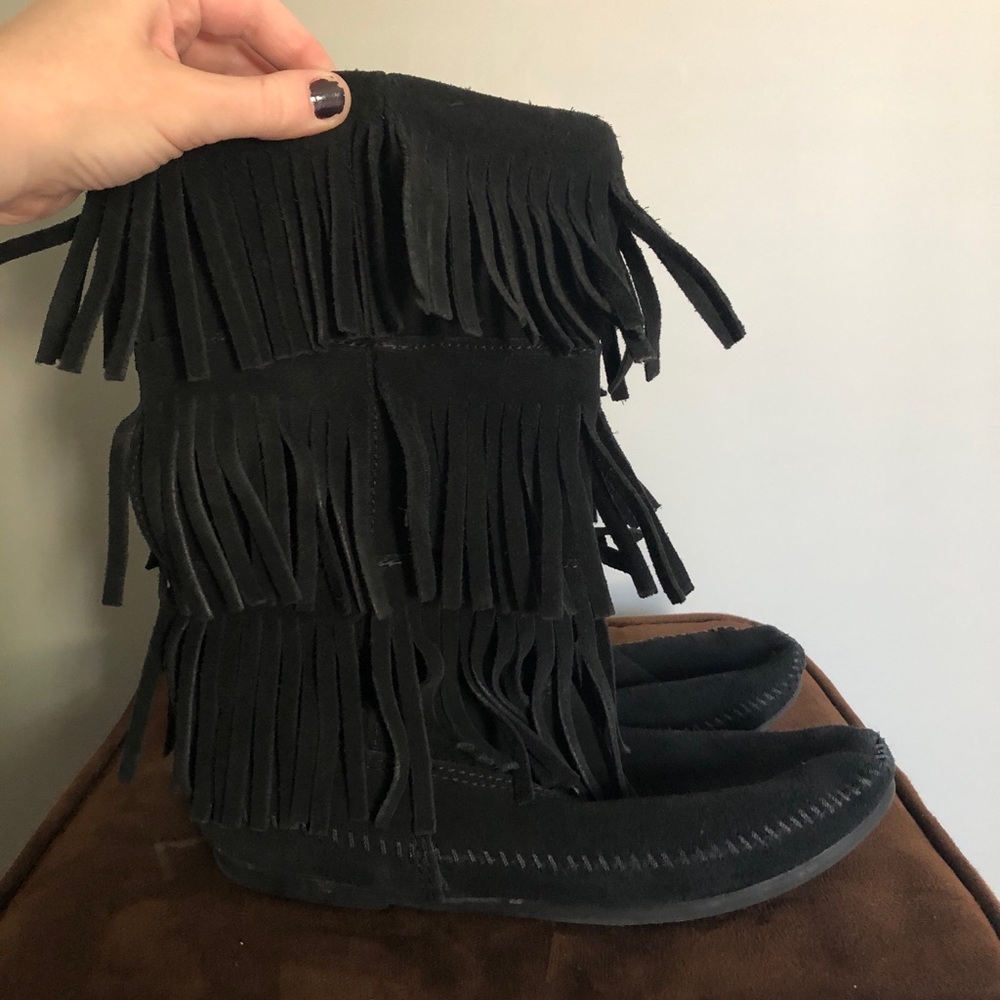 Minnetonka moccasin fringe boot